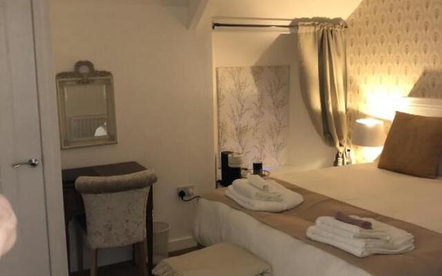Jt Abergwaun Hotel