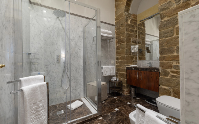 Donati Luxury Tower Suites