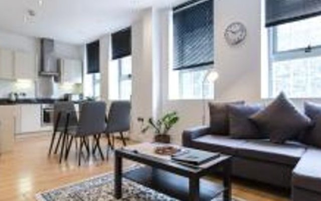 Aldgate Apartment