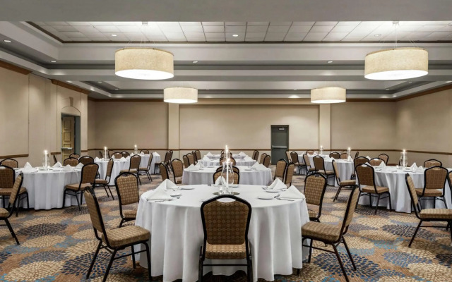 Embassy Suites by Hilton Columbus Dublin