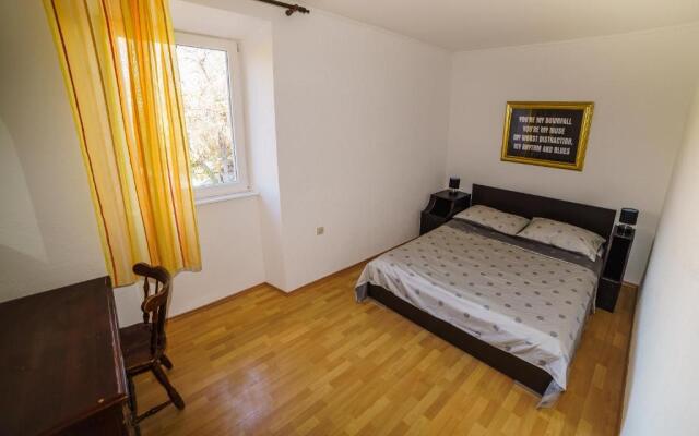 Villa Alithia Silver