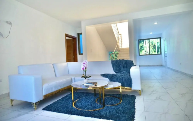 Villa Pravda Guerra 4BR 6BDS 12PAX