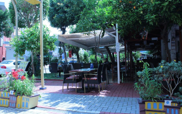 Mola Hotel