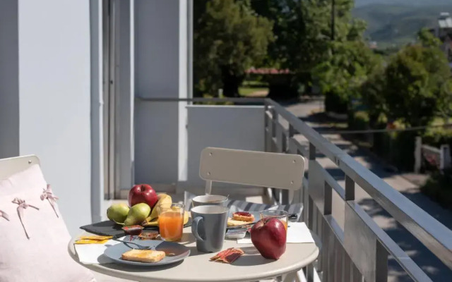 Avra Apartment