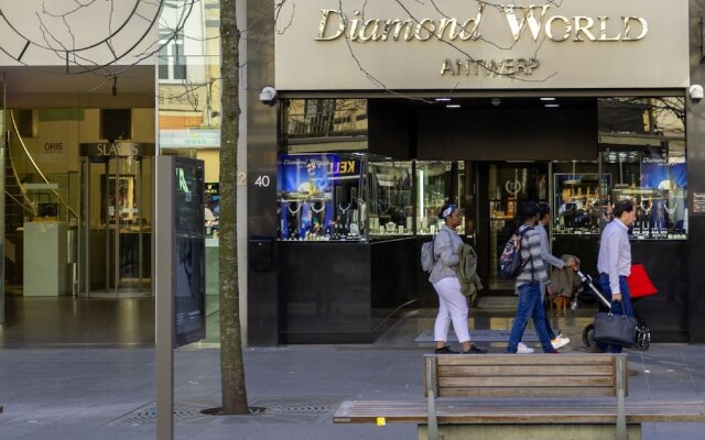 One Lux Stay near Diamond District
