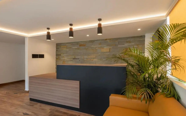 Treebo Premium Vapr Ashok Nagar