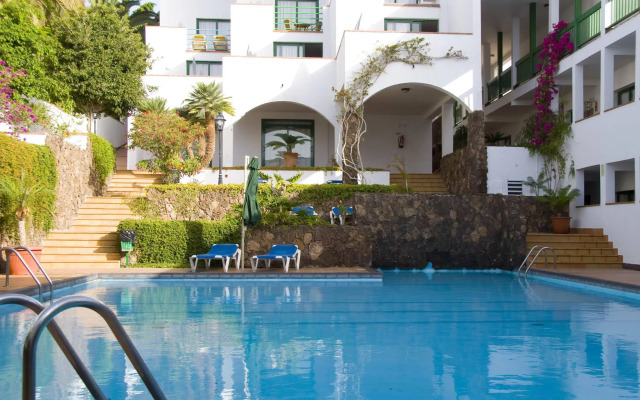 Aparthotel Esquinzo Y Monte Del Mar