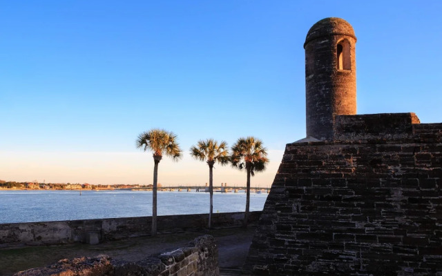 The Oak Hideaway Pet Friendly 3bd!