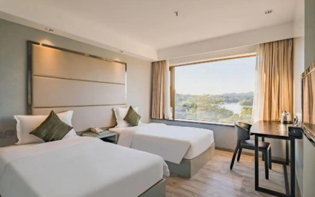 Veee Hotel