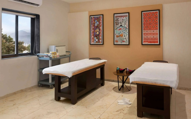 Ramada Encore by Wyndham Statue of Unity