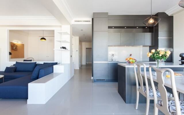 The View YourHostHelper