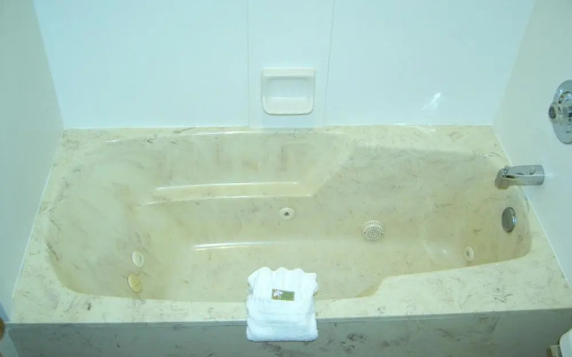 Travelers Inn & Suites