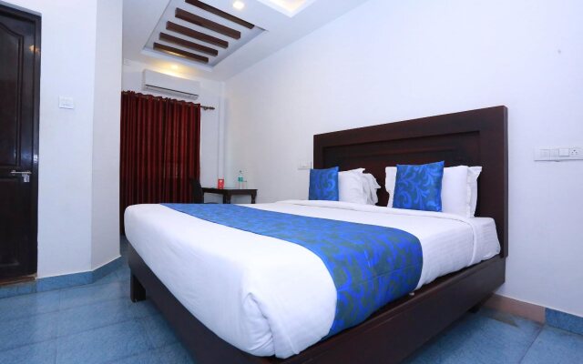 OYO 5643 Hotel Malabar Plaza