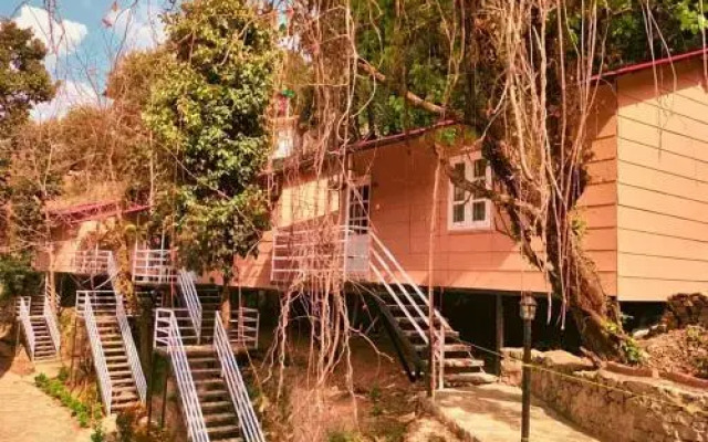 Aamod at Shoghi