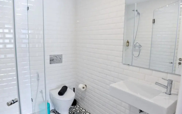 Lisbon Martini Nest by Misha s Place 6A