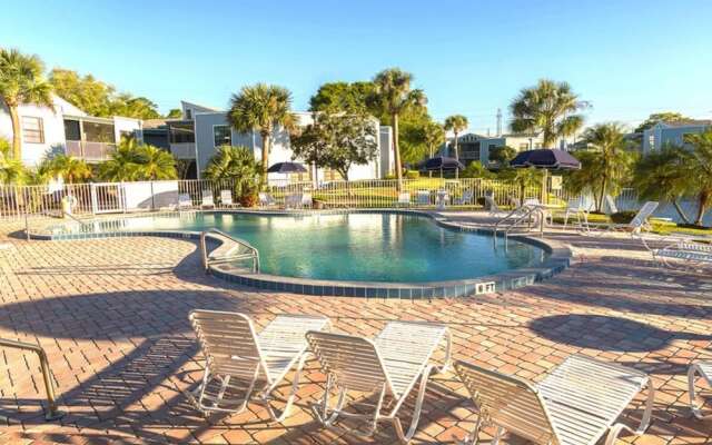 Clean Hole IN ONE Golf Condo