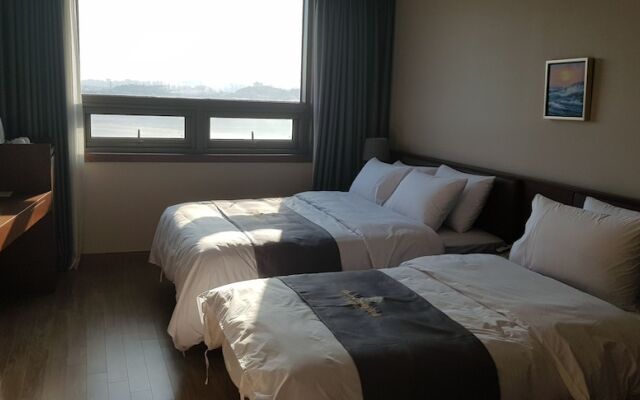 Paju Beautiful Tourist Hotel