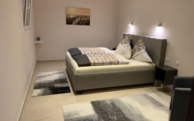 Apartment Ahsbahs Suite near Airport