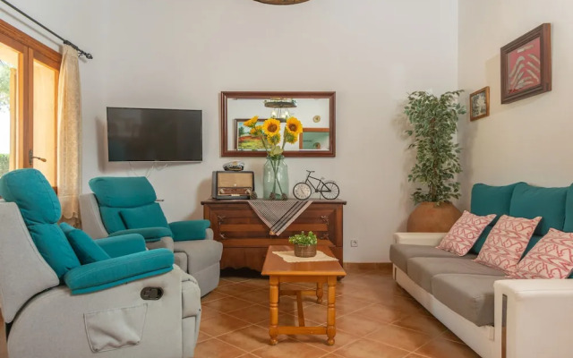 Sa Cumuna in Campos With 3 Bedrooms and 2 Bathrooms