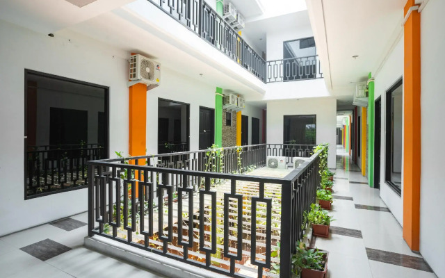OYO Flagship 1575 Urban 18