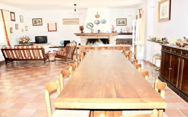 Villa Vallocchia - sleeps 18. Exclusive pool/grounds. Spoleto 10 mins. Rome 1 hr