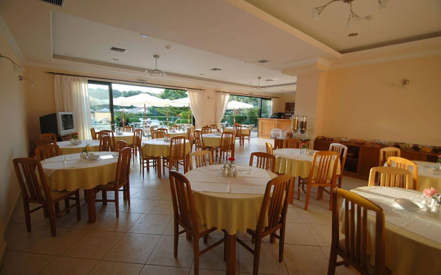 Limanaki Hotel