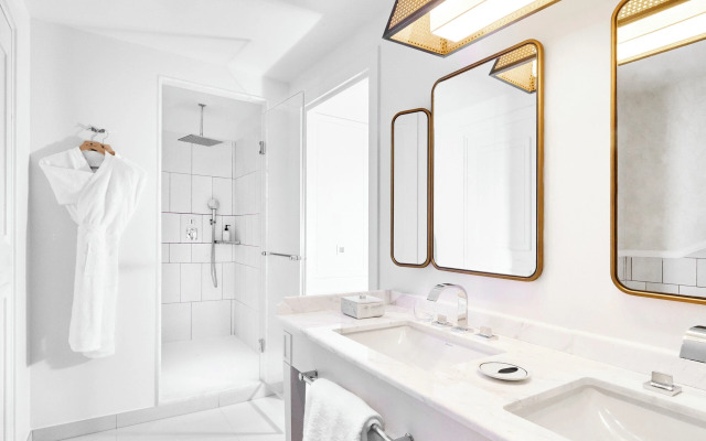 Carlton Cannes, a Regent Hotel