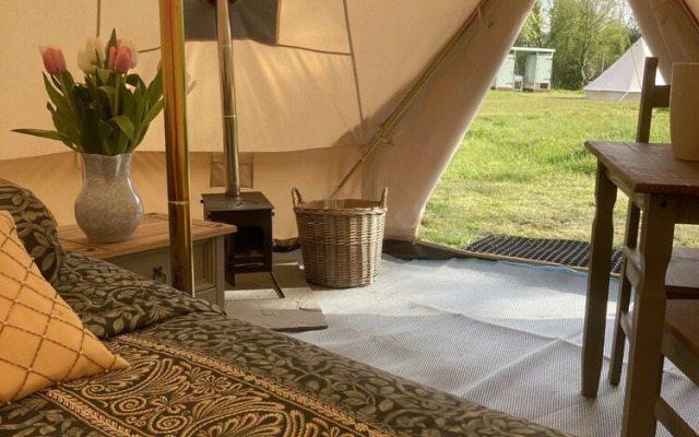 Glamping at The Homestead - Ensuite Bell Tent - Campsite