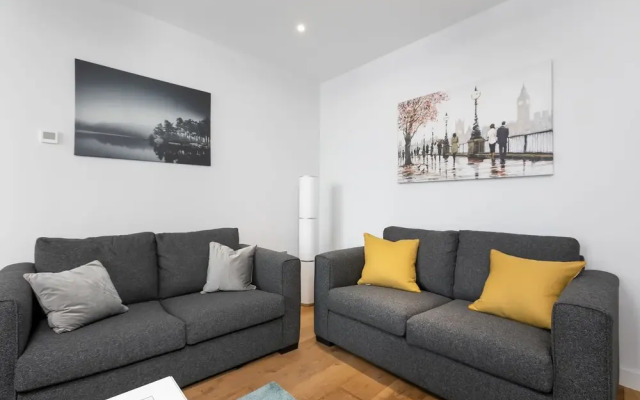 Modern Townhouse Near 02 Arena & Excel