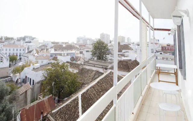 Bluesky in Faro With 1 Bedrooms and 1 Bathrooms
