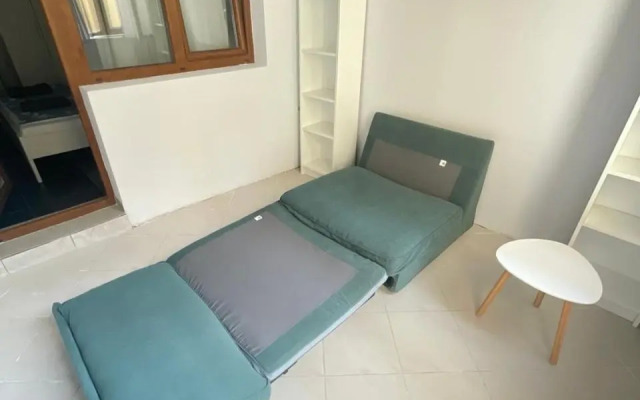 Top Center 2-BR Apartment with lovely Outdoor Area