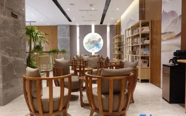 Suide Humanities Hotel (Henan Mechanical and Electrical College)