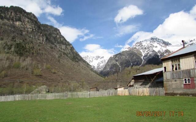 Guest House in Zhabeshi Lali