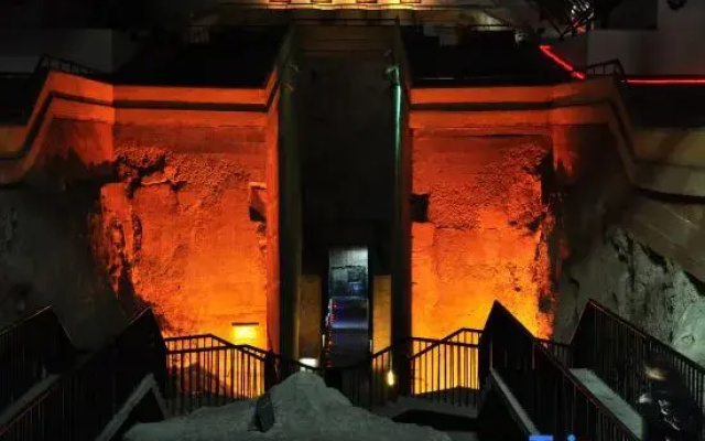 Jinjiang Metropolo (Xuzhou Baolian Temple Branch)