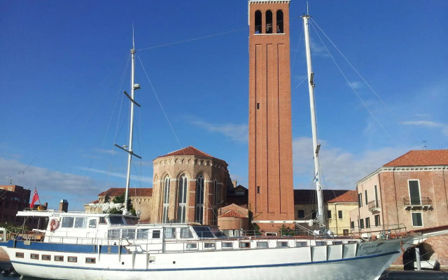 Venezia Boat & Breakfast Caicco Freedom