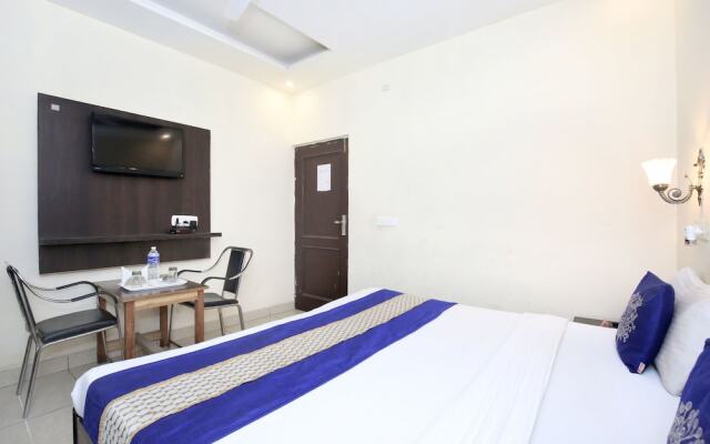 OYO 3004 Hotel Star City