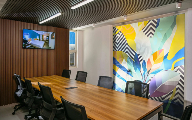 Vista Express Guadalajara Expo SureStay Collection by BW