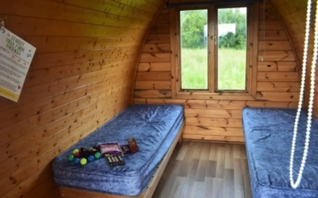 Camping Pod Near Lake - Campsite
