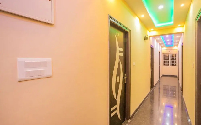 OYO 28119 Omkar Global Inn