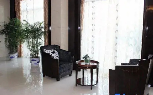Yangjiang Gangwan Holiday Hotel