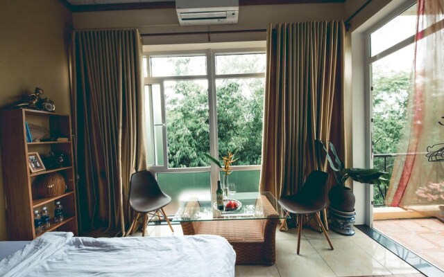 Hillside Homestay Hue - Triple Room top Apartment