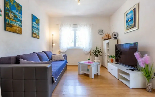 Relaxing Zadar Hideaway With Seasonal Pool & Seaside Charm