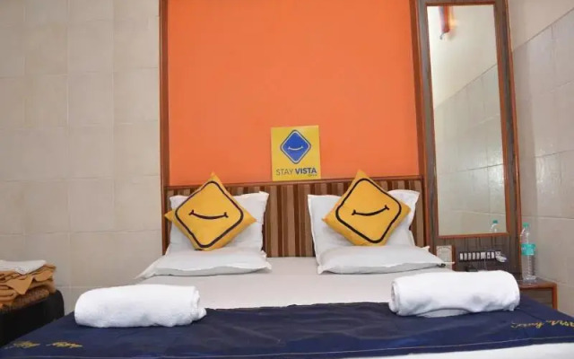 Vista Rooms at Chembur Station