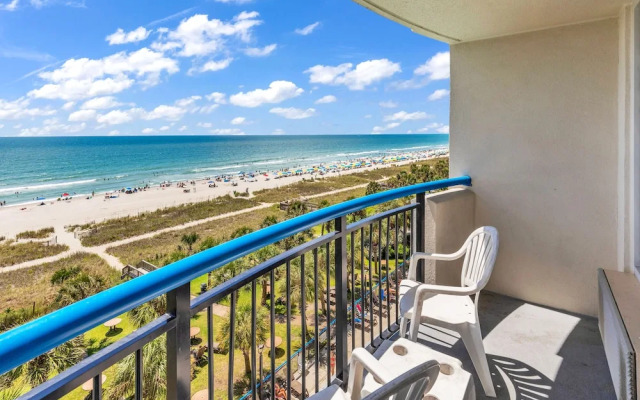 Oceanfront Boardwalk Condo w Private Balcony & Close to the Beach