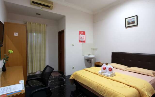 NIDA Rooms Garden Tomb Kebagusan