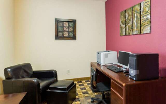 Quality Suites Huntsville Near University