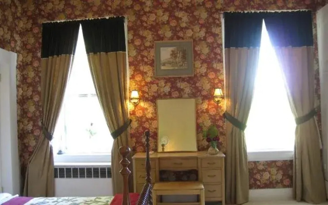 Allegheny Street Bed & Breakfast