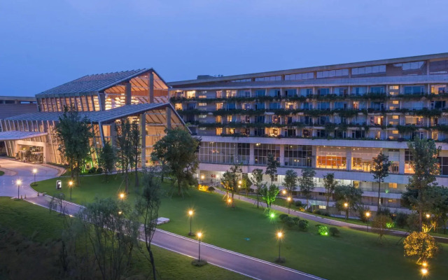 InterContinental Heilong Lake by IHG