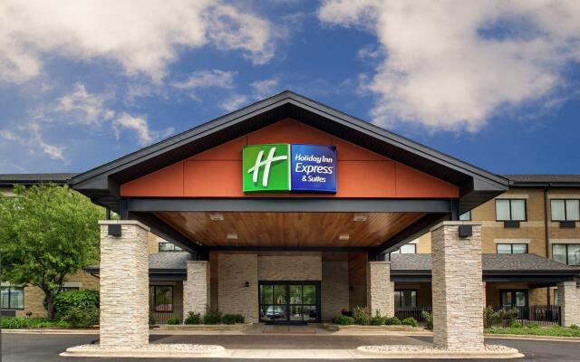 Holiday Inn Express & Suites Aurora - Naperville, an IHG Hotel