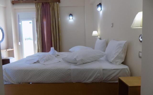 Souvlakis Pool Suites (S.P.S)